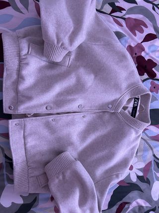 Chaqueta corta Zara beige