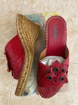 Sandalias Aedo Piel Rojas Talla 37