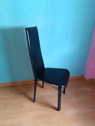 Silla de comedor negra ( Tengo 4 unidades, 13€ c/u