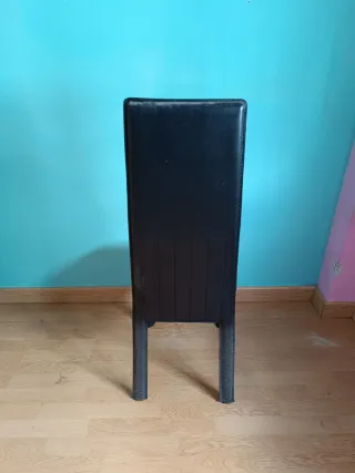 Silla de comedor negra ( Tengo 4 unidades, 13€ c/u
