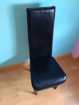 Silla de comedor negra ( Tengo 4 unidades, 13€ c/u
