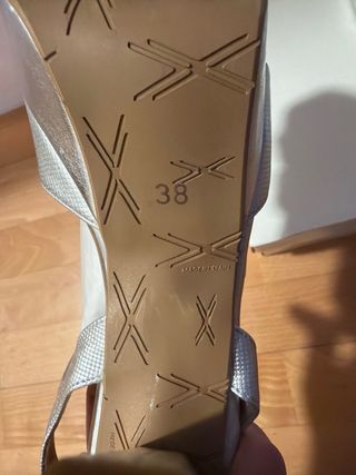 Sandalias de tacón plateadas