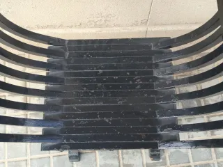 Silla antigua de madera tallada