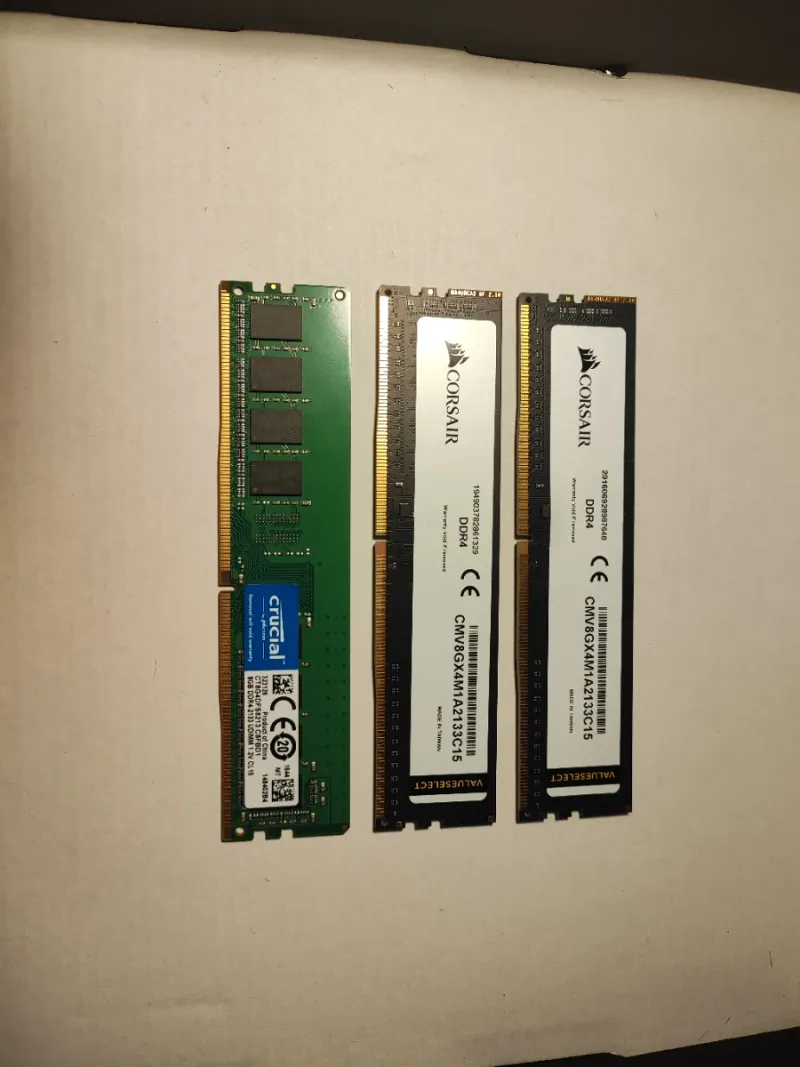 3 Módulos RAM DDR4 8GB Corsair y Crucial afbeelding 3