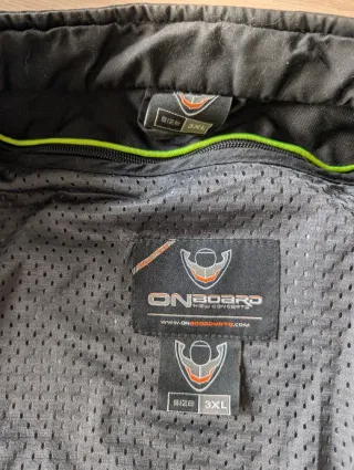 Chaqueta de moto negra