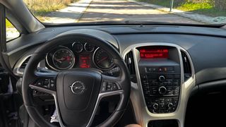 Opel Astra 1.4 turbo 2013