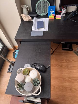 Escritorio IKEA MALM negro con extensión 151 cm