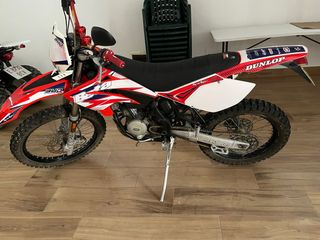 Beta RRT Enduro Roja y Blanca