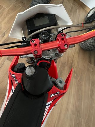 Beta RRT Enduro Roja y Blanca