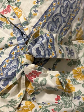 Nórdico cama grande diseño floral muy hermoso