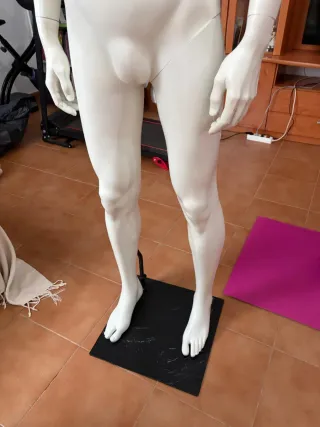 Maniquí Beige y Blanco