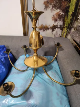 Lámpara antigua 5 brazos metal dorado