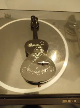 Piccolo carillon vintage decorato