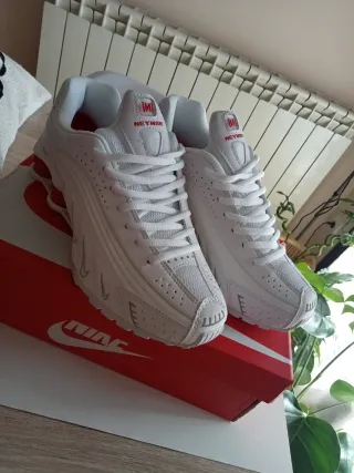 Zapatillas Nike Shox Blancas y Rojas