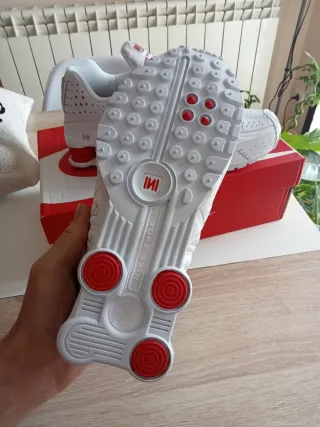 Zapatillas Nike Shox Blancas y Rojas