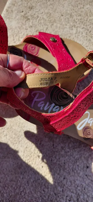 Sandalias Panama Jack rosas y rojas