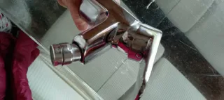 Tiradores y grifería para muebles