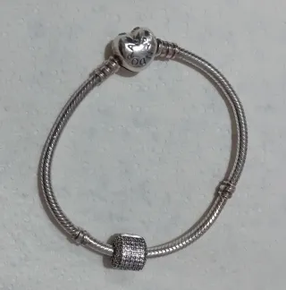 Pulsera Pandora Corazón y Charm Plata
