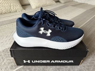 Botas Under Armour Azul y Blanco
