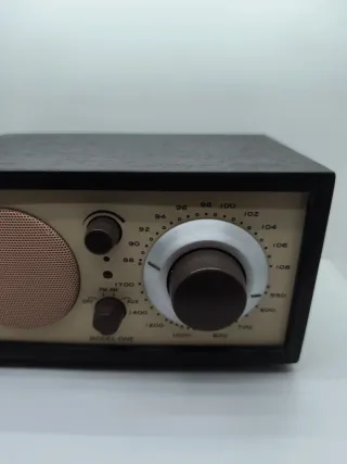 Radio Tivoli Audio Modelo One