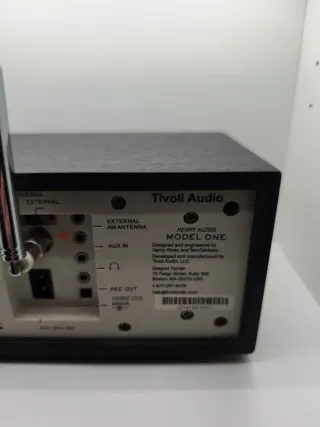Radio Tivoli Audio Modelo One