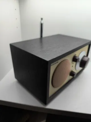 Radio Tivoli Audio Modelo One