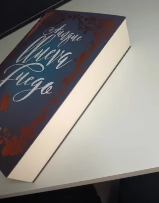 Libro Aunque llueva fuego