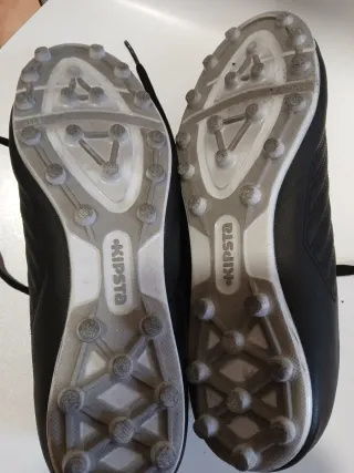 Zapatillas fútbol Kipsta Negras