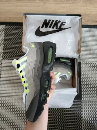 Nike Air Max 95 Gris y Verde