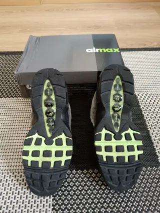 Nike Air Max 95 Gris y Verde