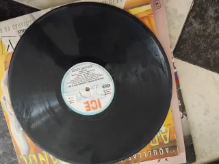 Tocadiscos Vinilo + 5 Discos + Beatles