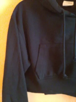 Sudadera corta Pull&Bear T.S Negra