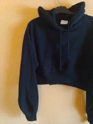 Sudadera corta Pull&Bear T.S Negra