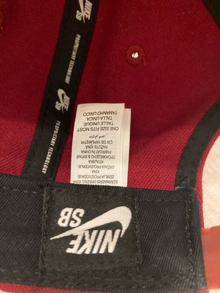 Gorra Nike SB Roja