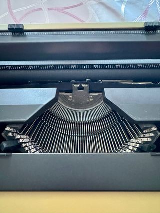 Máquina de Escribir Olivetti Lettera 40