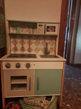 Cocina de juguete con accesorios