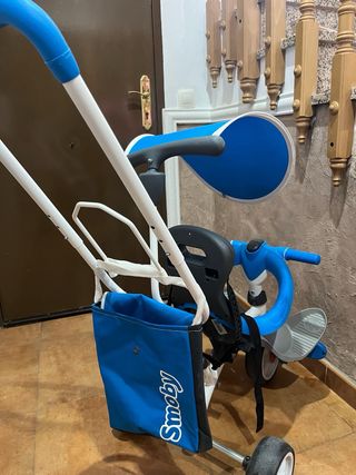 Triciclo Smoby para bebés con capota