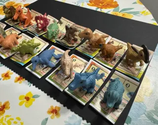 Colección Natoons Dinosaurios Dinos Huevo Kinder