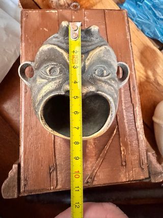 Cenicero antiguo cara demonio latón