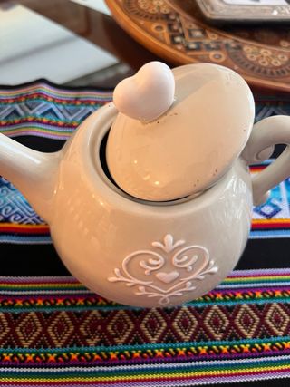 Servizio da tè in ceramica beige