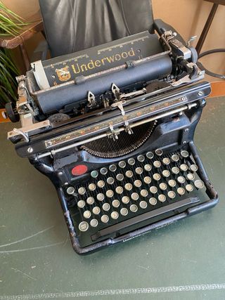 Máquina de escribir Underwood antigua