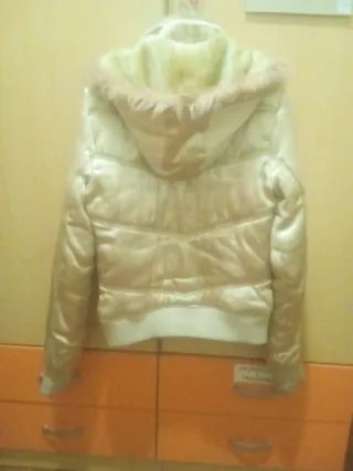 Cazadora acolchada dorada