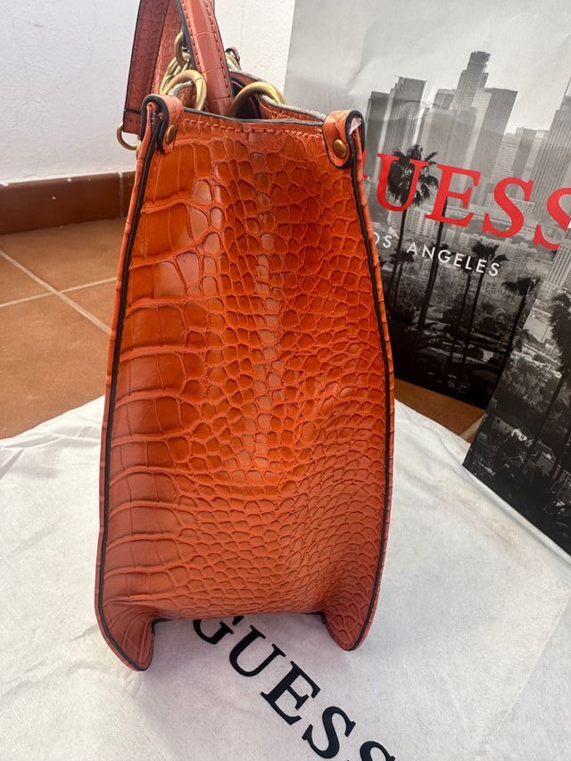 Bolso Shopping Guess Marrón y Naranja