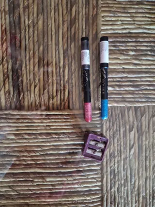 Caja,eyelirens,goloses,pintalabios,sacapuntas