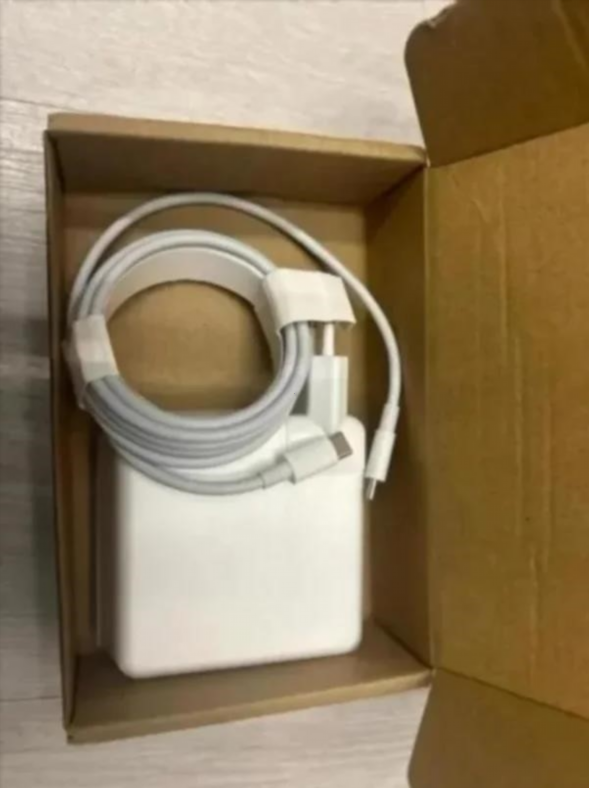 Cargador 96W USB-C + Cable