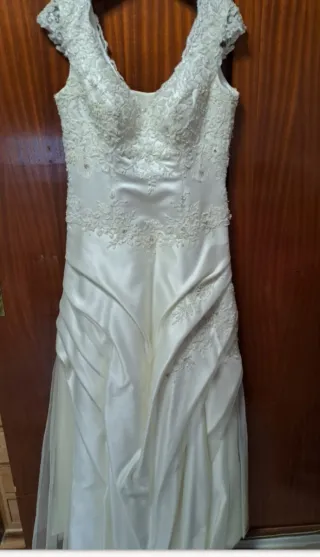 Vestido de Novia Bordado con Pedrería