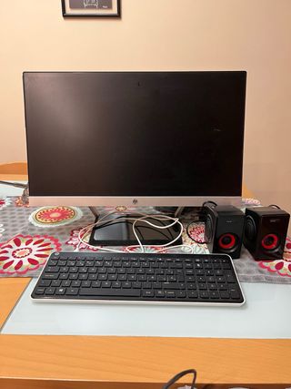 Pantalla HP + Teclado + Altavoces