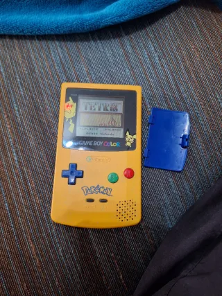 Nintendo Game Boy Color Pokémon Amarillo