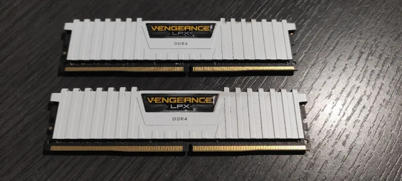 Memoria RAM Corsair Vengeance LPX DDR4 (2x16GB)