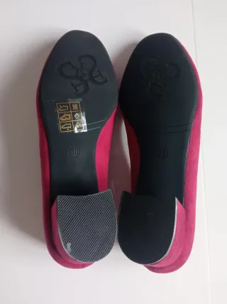 Zapatos de tacón nuevos para mujer